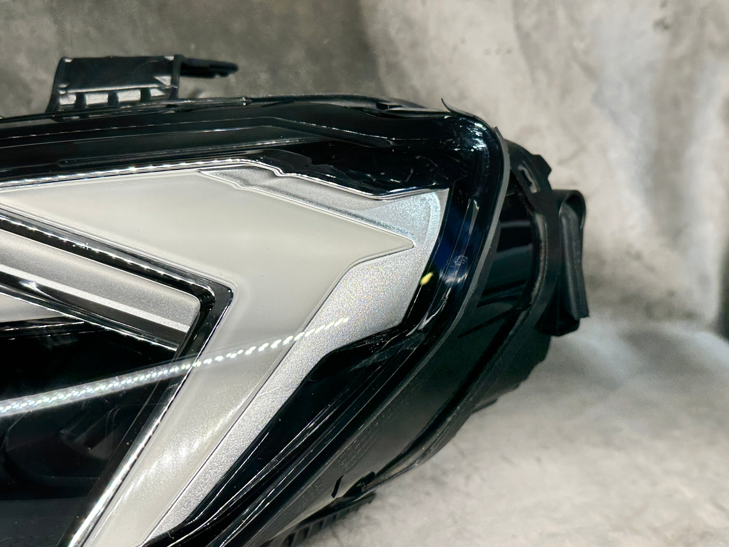 82A941033E Audi A1 LHS headlight