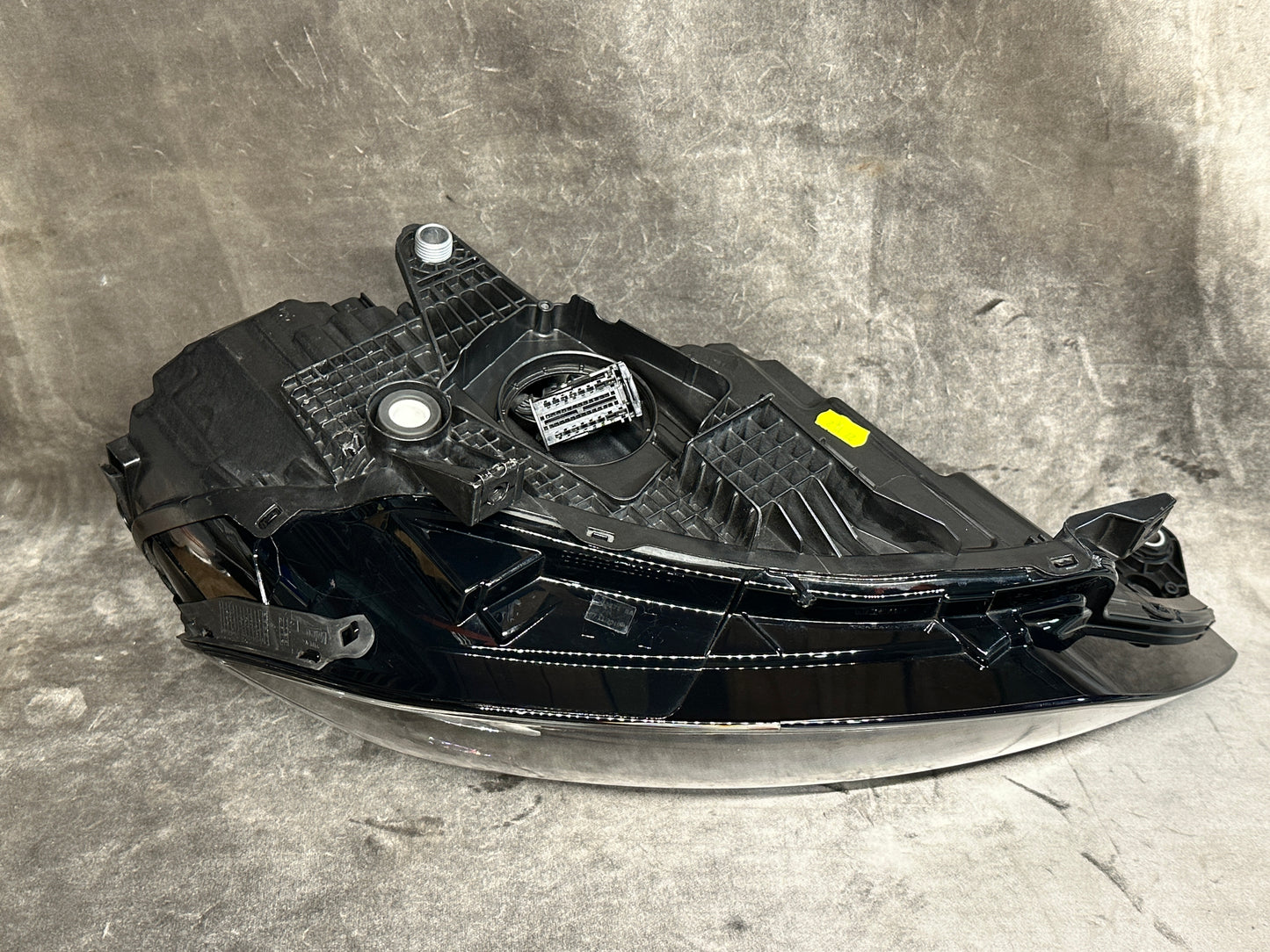 82A941033E Audi A1 LHS headlight