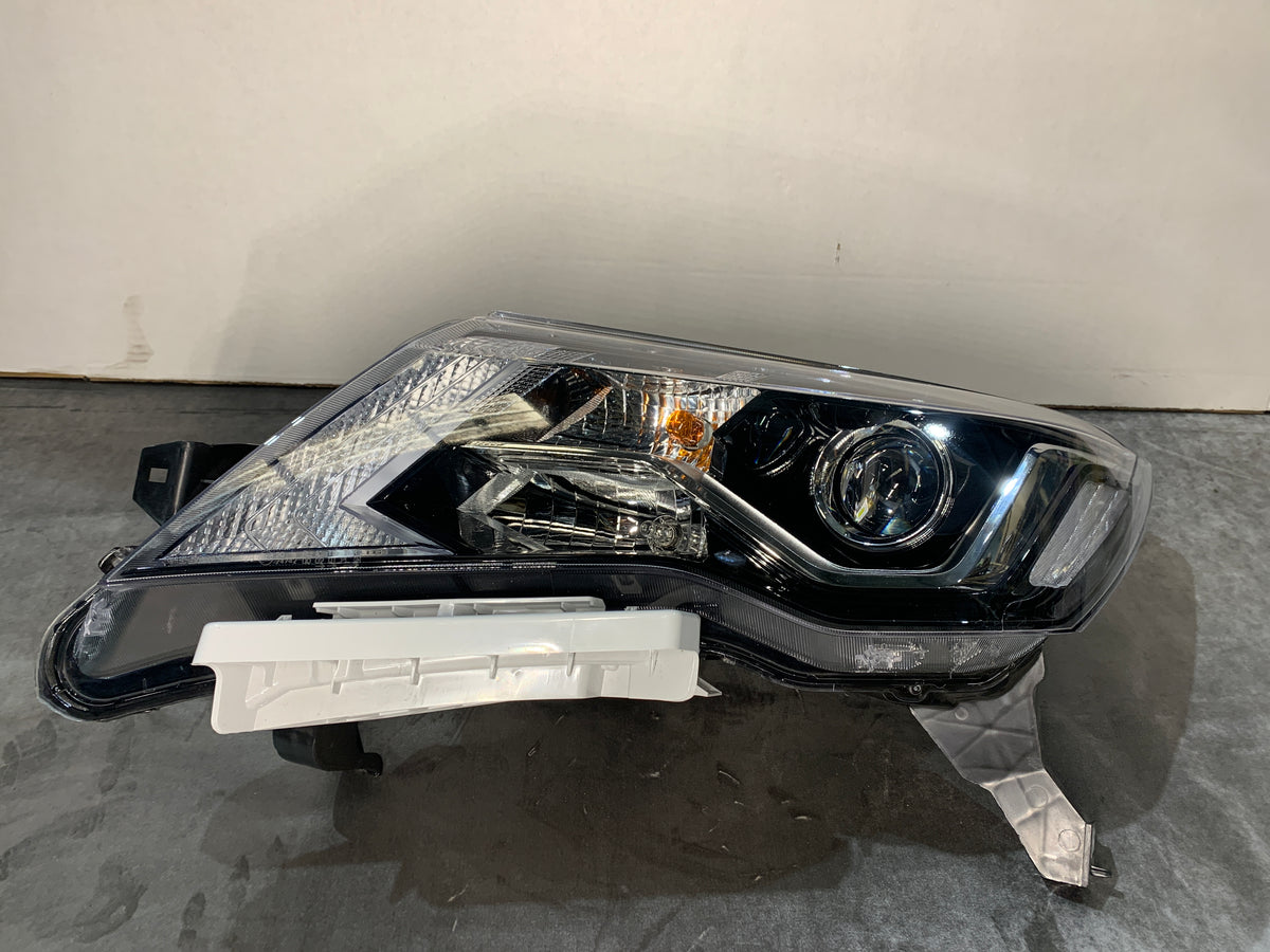 NISSAN PATHFINDER R52 LHS LEFT HALOGEN HEADLIGHT 26060-9PF3A - LRI Autoparts