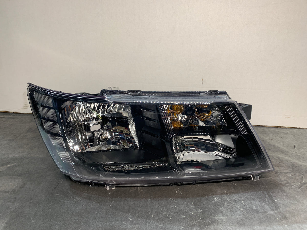 DODGE JOURNEY RHS RIGHT HALOGEN HEADLIGHT WITH BLACK CHROME 68227074AA