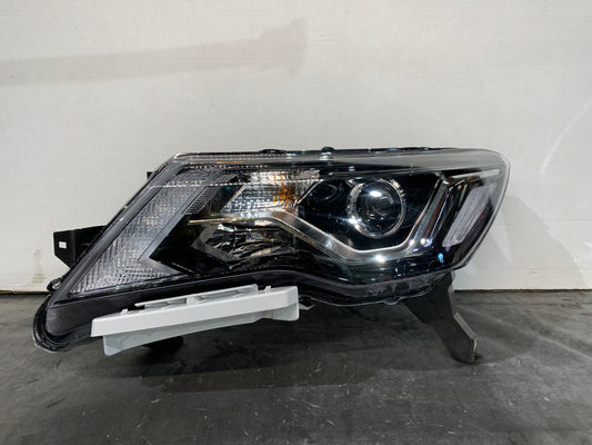 NISSAN PATHFINDER R52 LHS LEFT HALOGEN HEADLIGHT 26060-9PF3A
