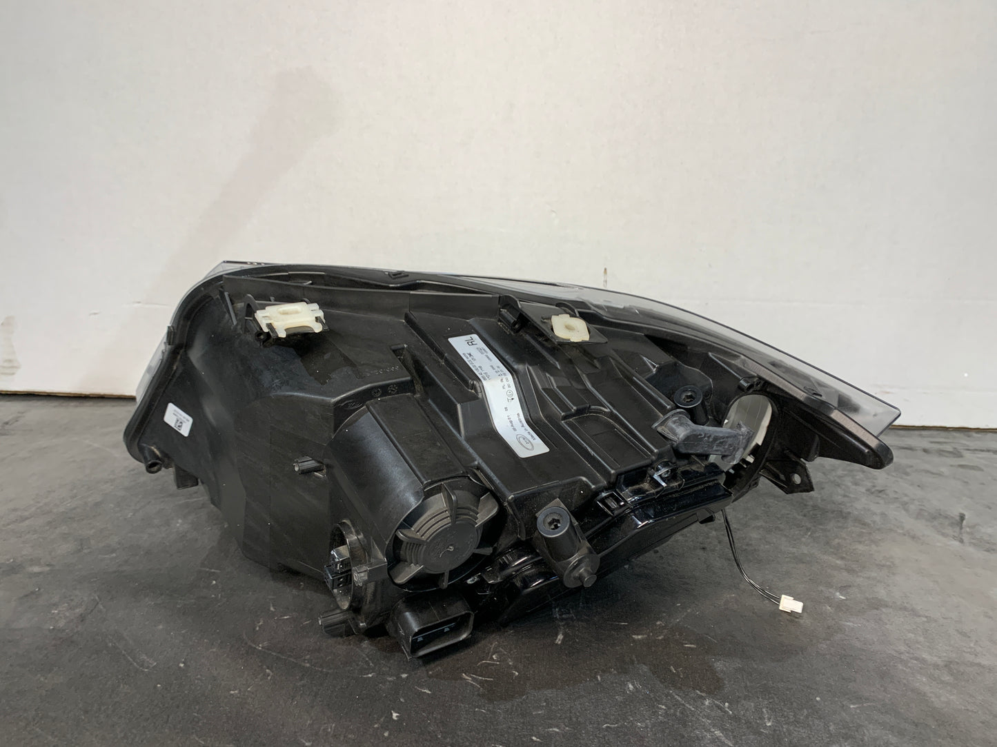 BMW 3 SERIES E90 LCI RHS RIGHT XENON HEADLIGHT 63117240250