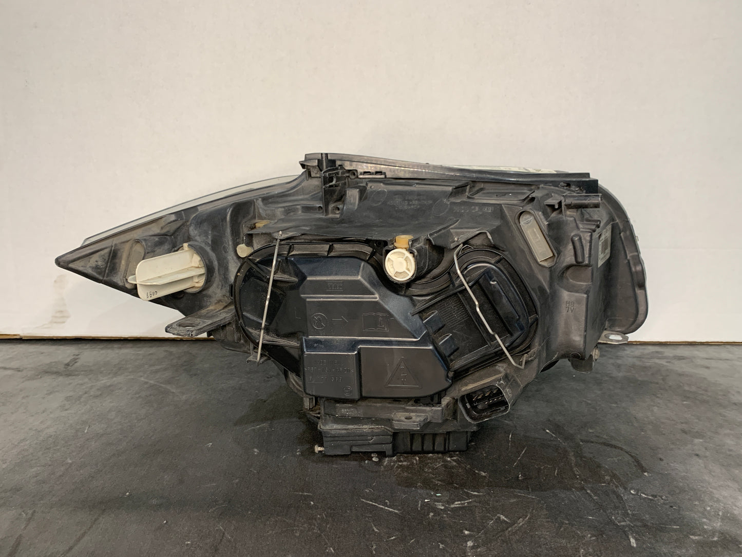 BMW 1 SERIES E82 E87 E88 LHS LEFT XENON HEADLIGHT 7170293
