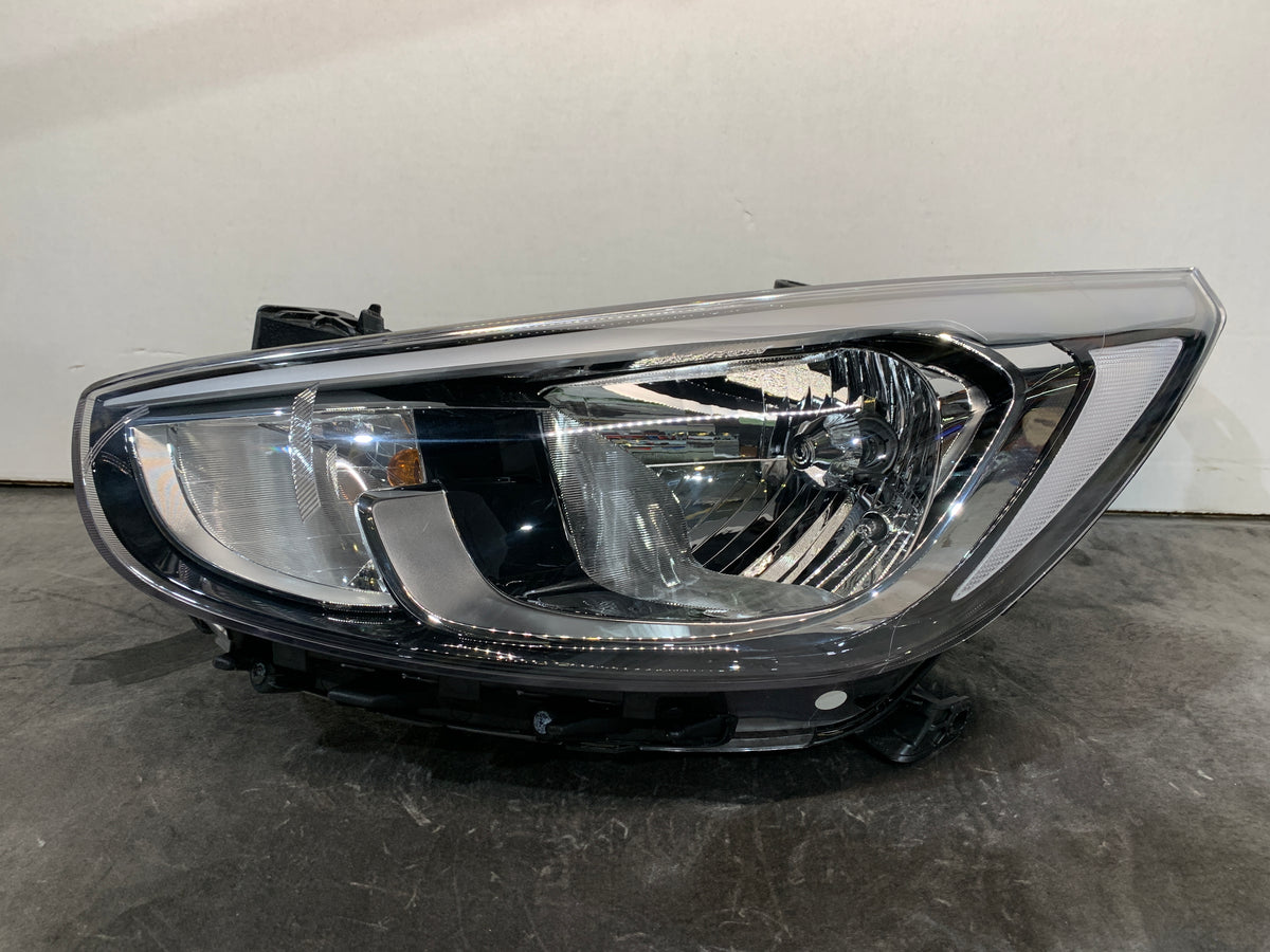 HYUNDAI ACCENT RB LHS LEFT HALOGEN HEADLIGHT 2014-2019