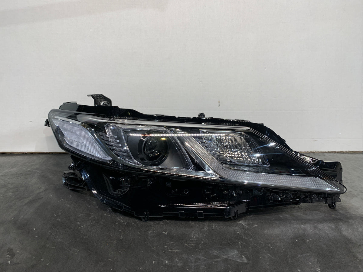 TOYOTA CAMRY XV70 RHS RIGHT LED HEADLIGHT 81110-33A30