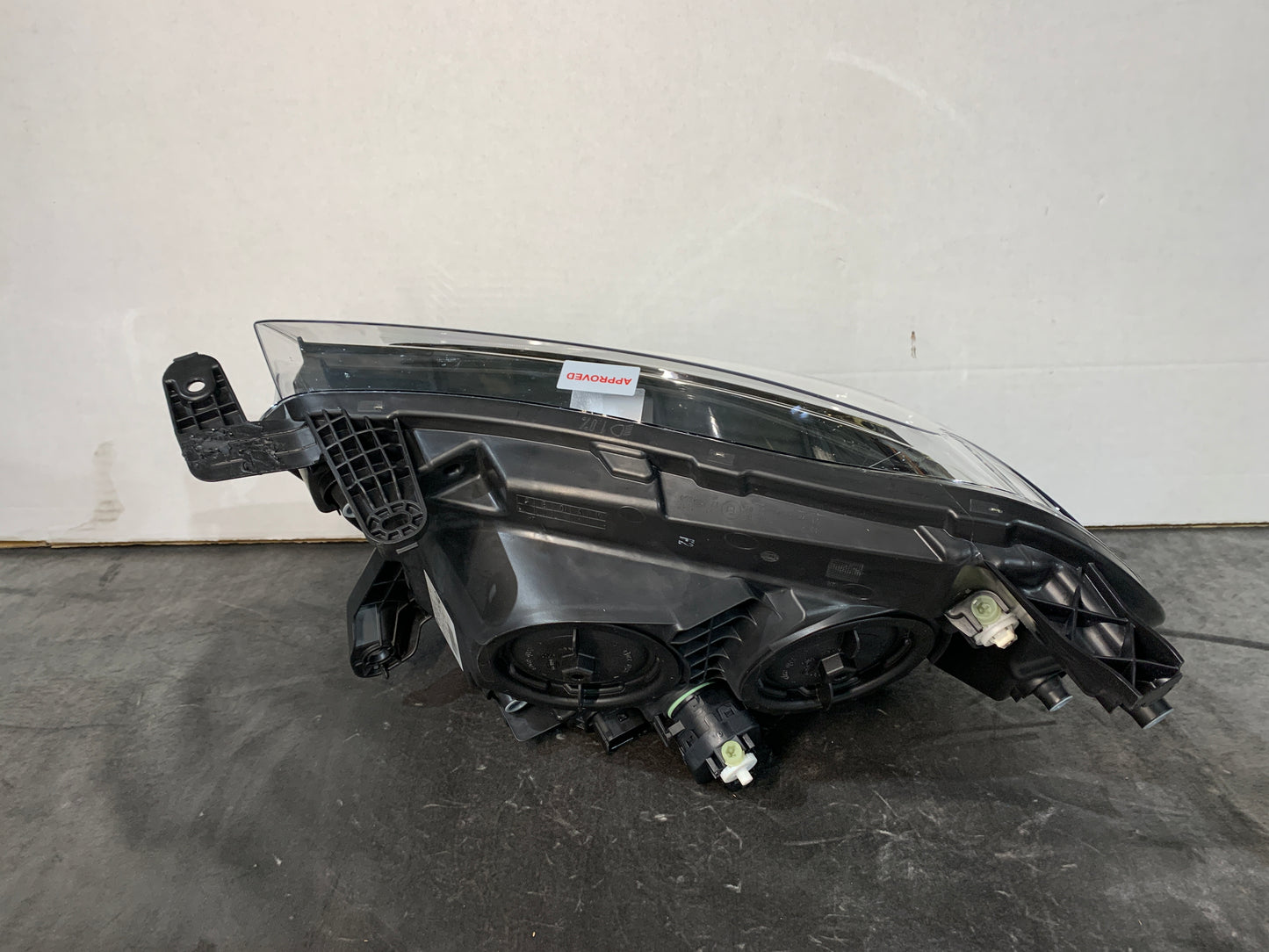 MERCEDES X-CLASS W470 RHS RIGHT HALOGEN HEADLIGHT