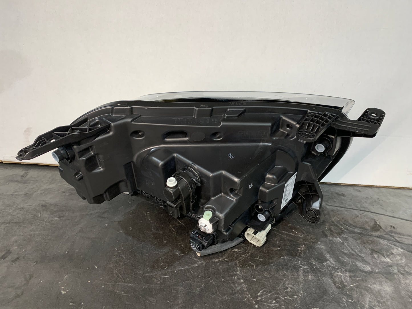 MERCEDES X CLASS W470 LHS LEFT LED XENON HEADLIGHT A4709061200