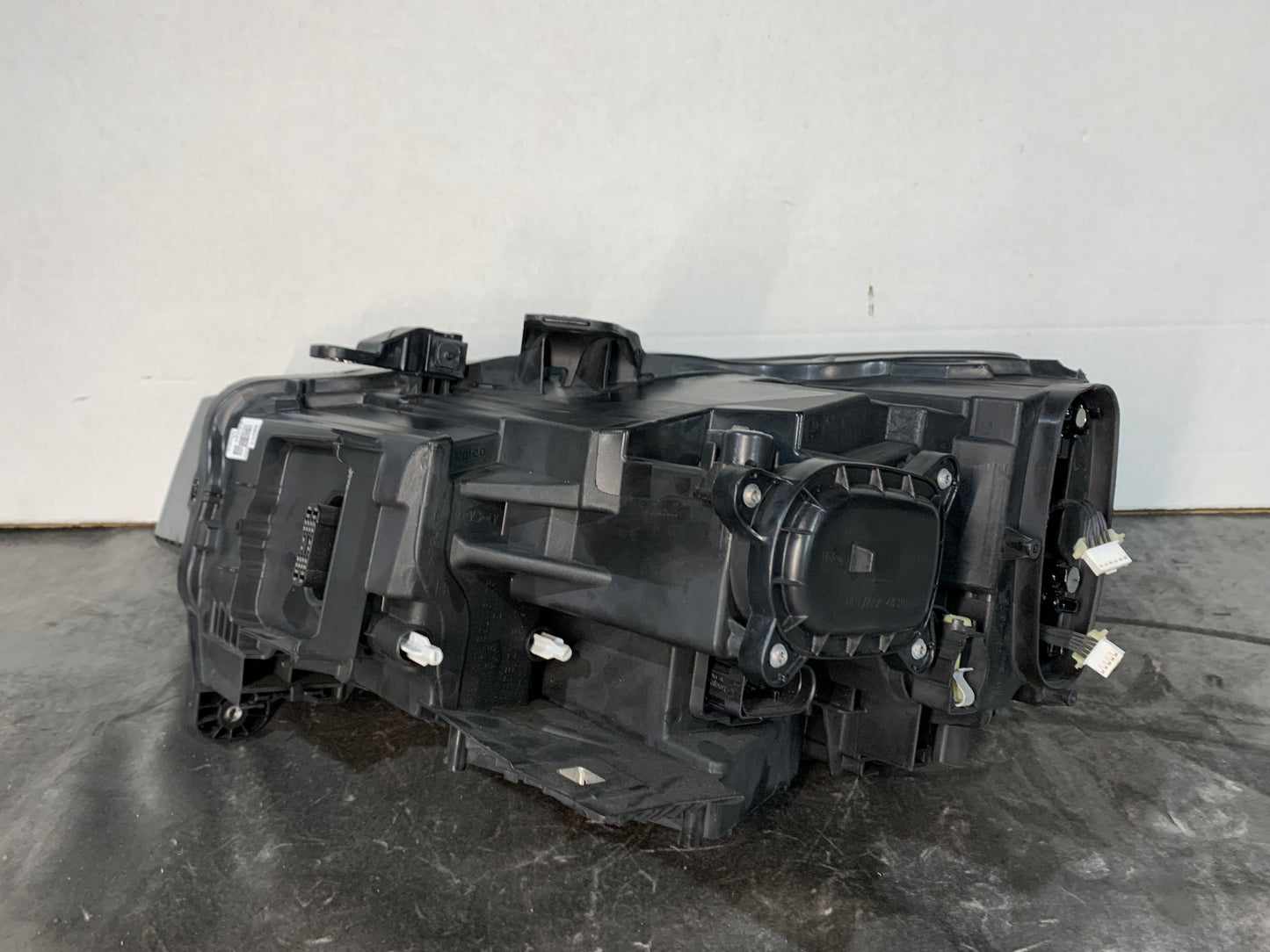 AUDI Q2 GA RHS RIGHT LED HEADLIGHT 81A941774A