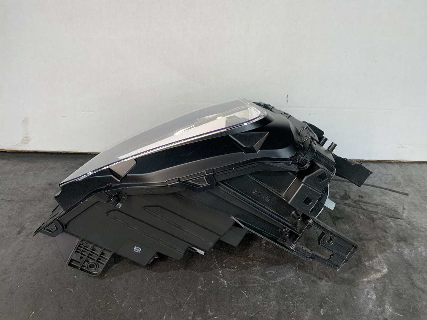 MITSUBISHI ECLIPSE CROSS YB RIGHT HEADLIGHT 2020-2025