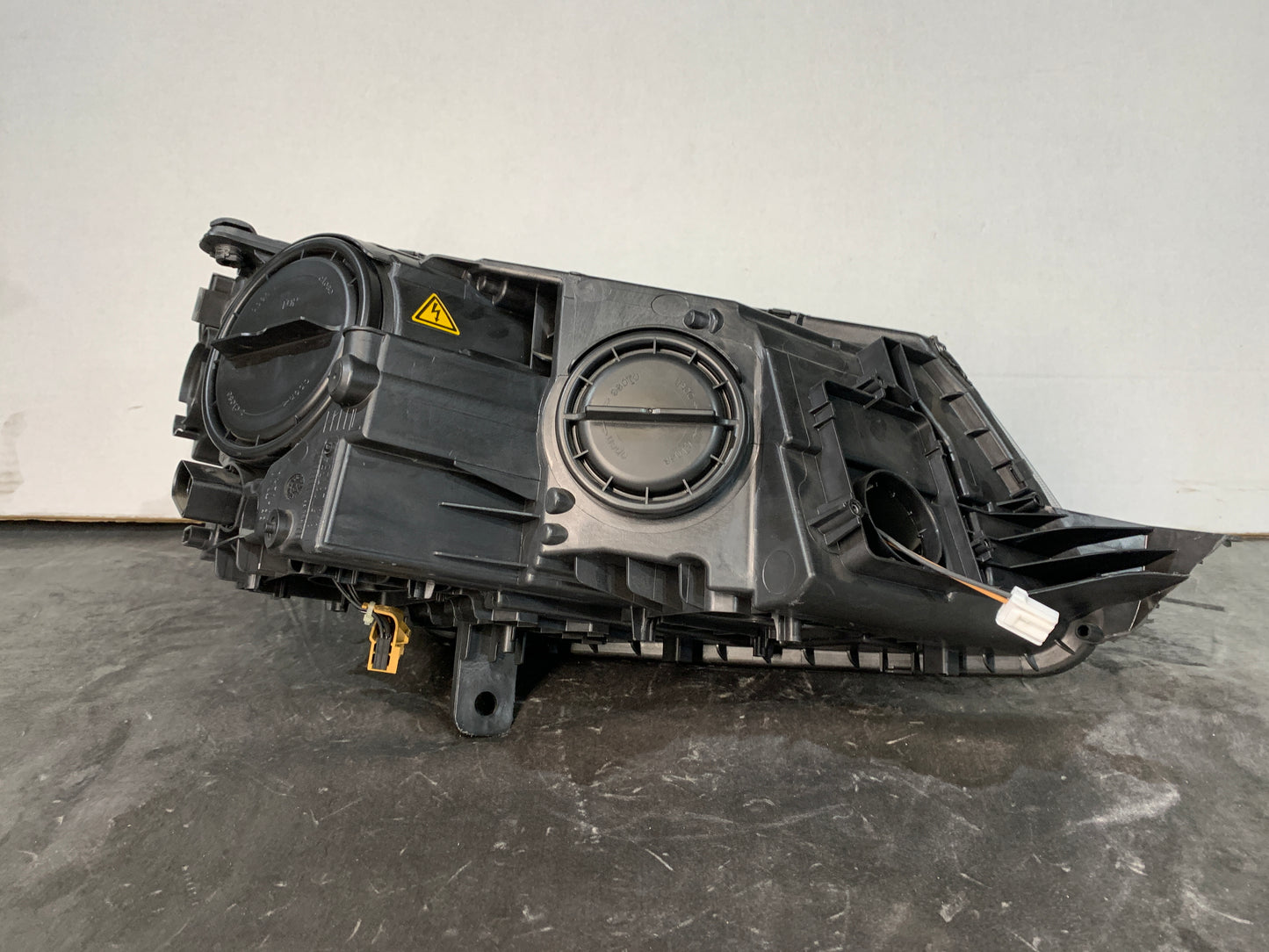 SKODA YETI LHS LEFT XENON HEADLIGHT 2014-2017