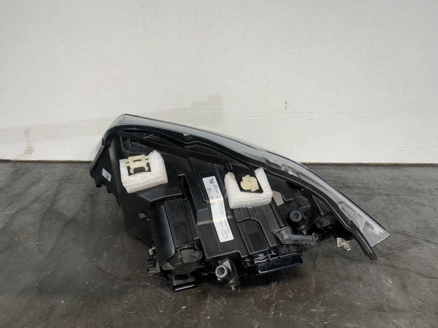 BMW 3 SERIES E90 LCI RHS RIGHT XENON HEADLIGHT 63117240250