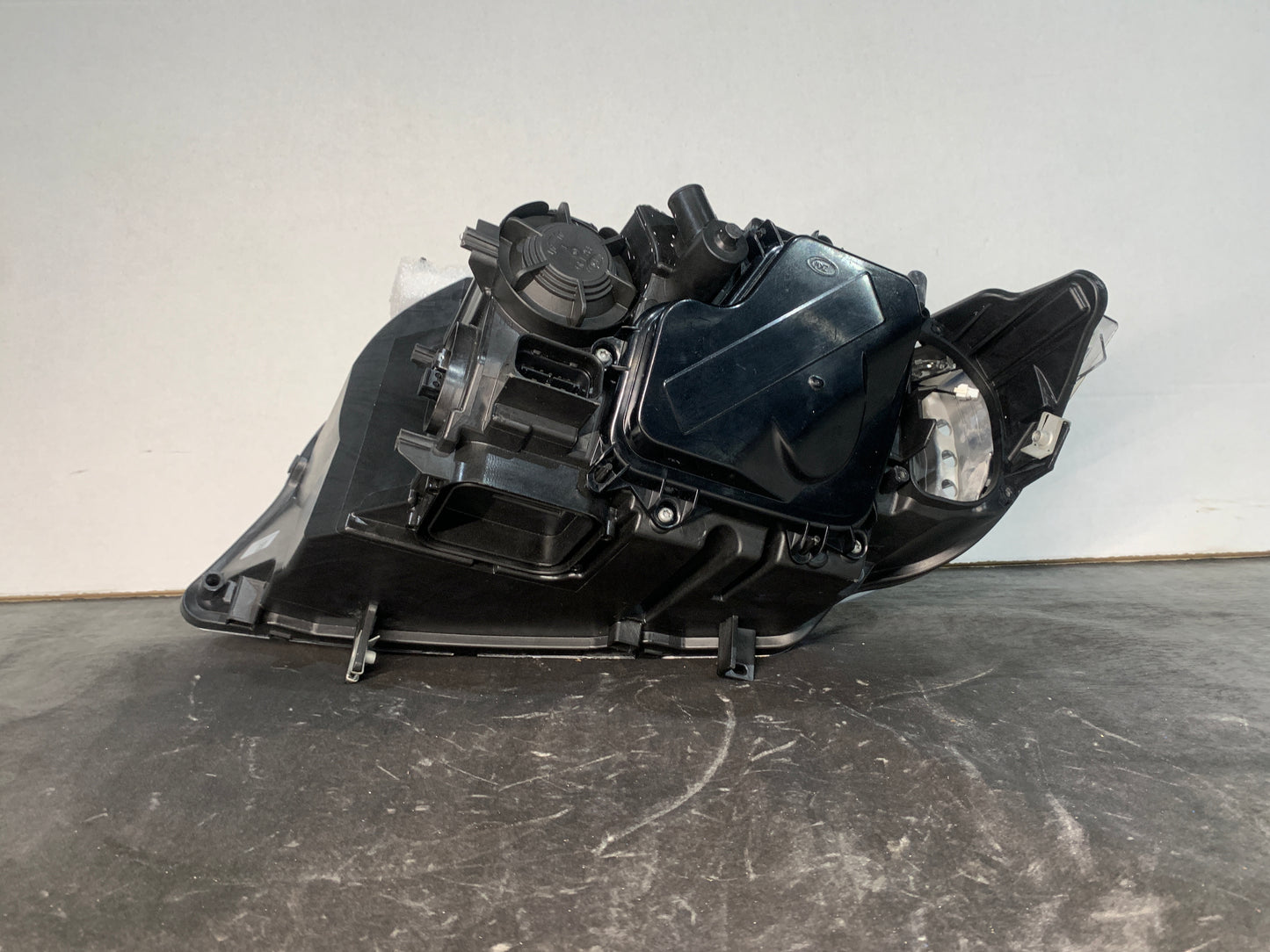 BMW 3 SERIES E90 LCI RHS RIGHT XENON HEADLIGHT 63117240250
