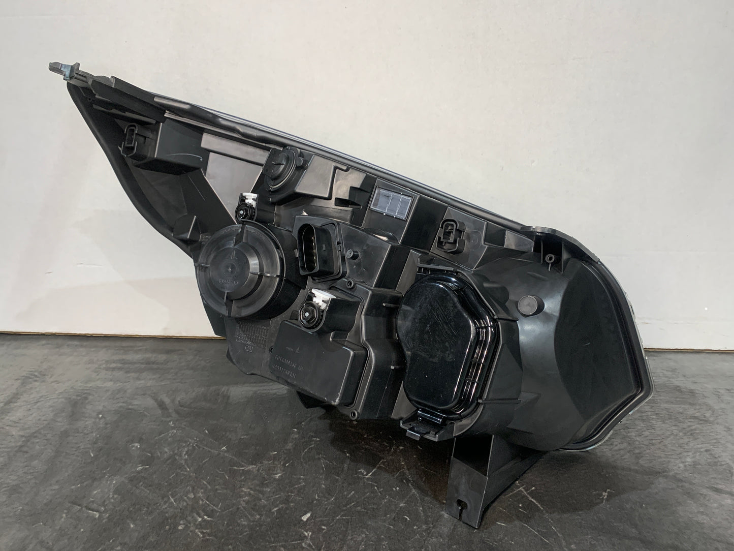 HOLDEN COLORADO RG LHS LEFT HALOGEN HEADLIGHT 2012-2016