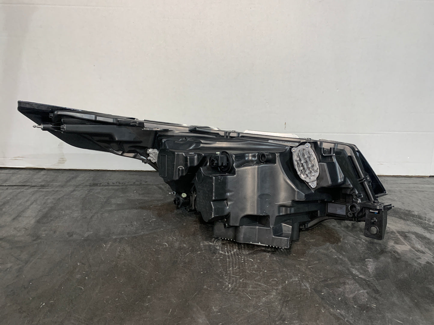 LAND ROVER DISCOVERY 5 L462 LHS LEFT LED ADAPTIVE HEADLIGHT LR085642