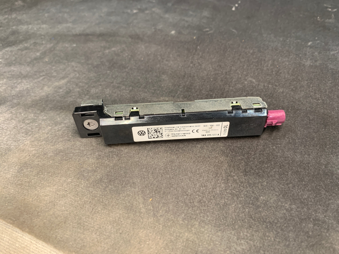 VOLKSWAGEN AUDI AERIAL ANTENNA AMPLIFIER 5NA035577A