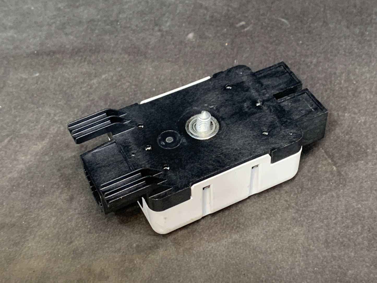 VW GOLF MK7 NOISE FILTER ANTENNA 5Q0035570