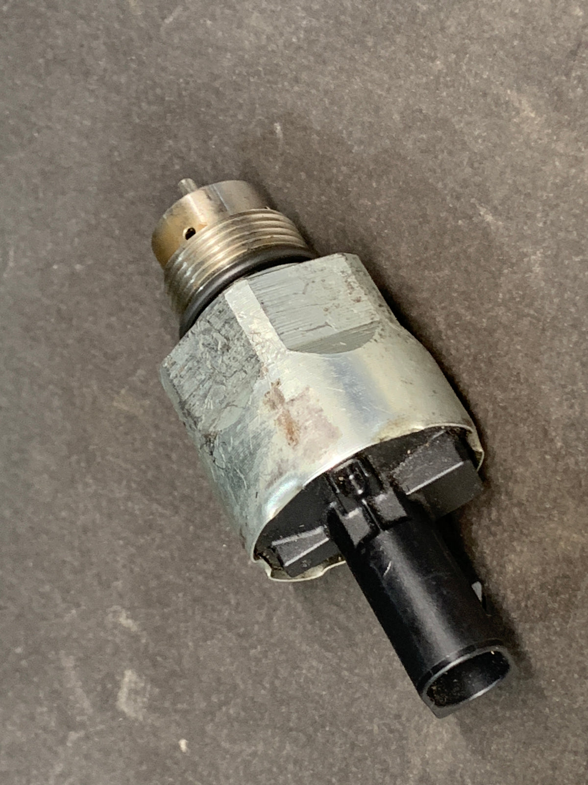 VOLKSWAGEN FUEL PRESSURE CONTROL VALVE 1.6TDI 5WS40730AT - LRI Autoparts