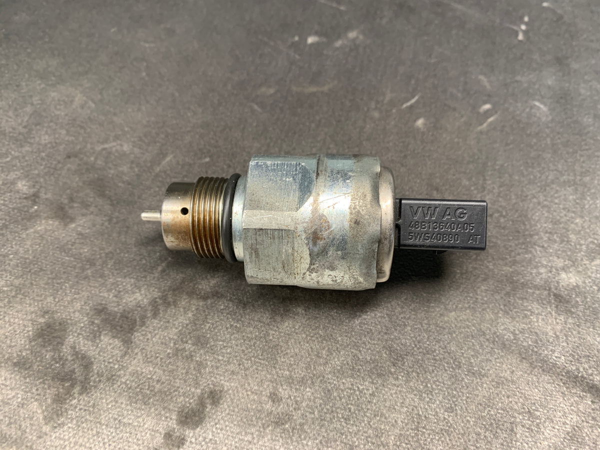 VOLKSWAGEN FUEL PRESSURE CONTROL VALVE 1.6TDI 5WS40890AT - LRI Autoparts