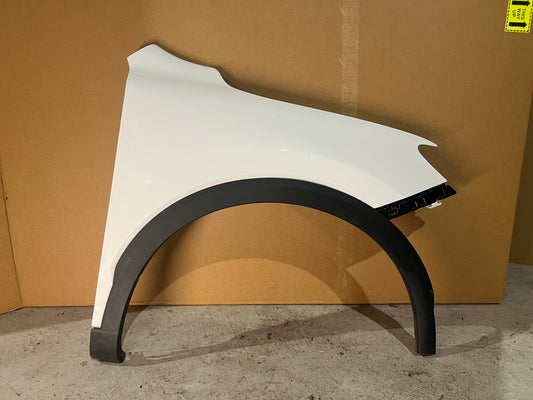 MG HS RIGHT RHS FRONT GUARD WHITE 2019-2025