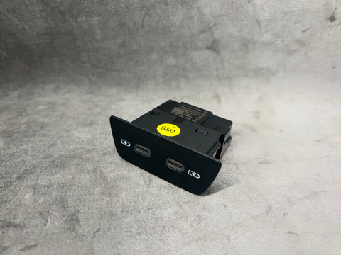 VW POLO MK6 GOLF MK8 T-ROC ID3 DUAL USB-C CHARGER SOCKET MODULE 2G6035718