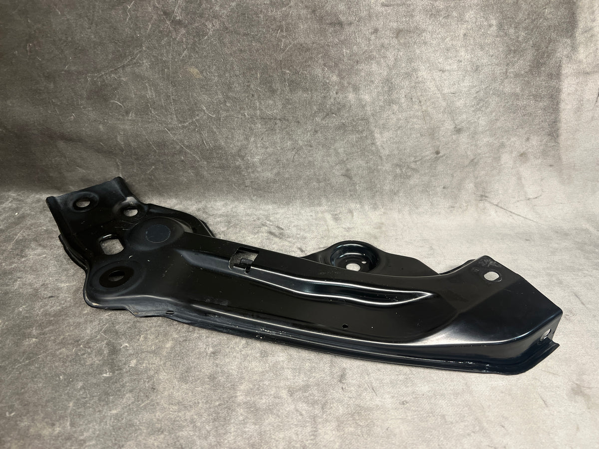 VW POLO AW MK6 FRONT RIGHT HEADLIGHT SUPPORT MOUNTING BRACKET 2G0805932