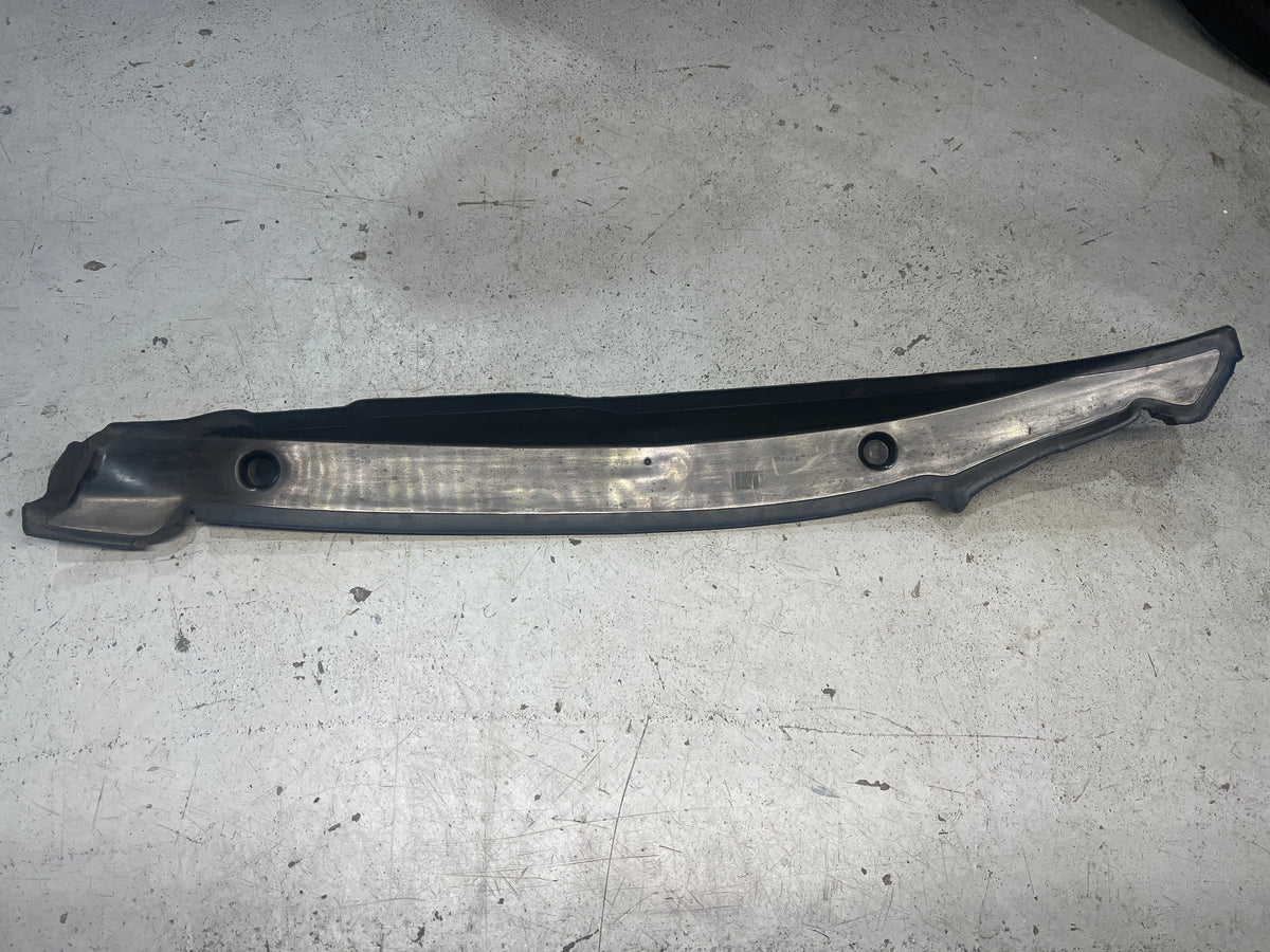 VW POLO AW MK6 T-CROSS FRONT RIGHT GUARD FENDER CLOSING SEAL STRIP 2G0821112A