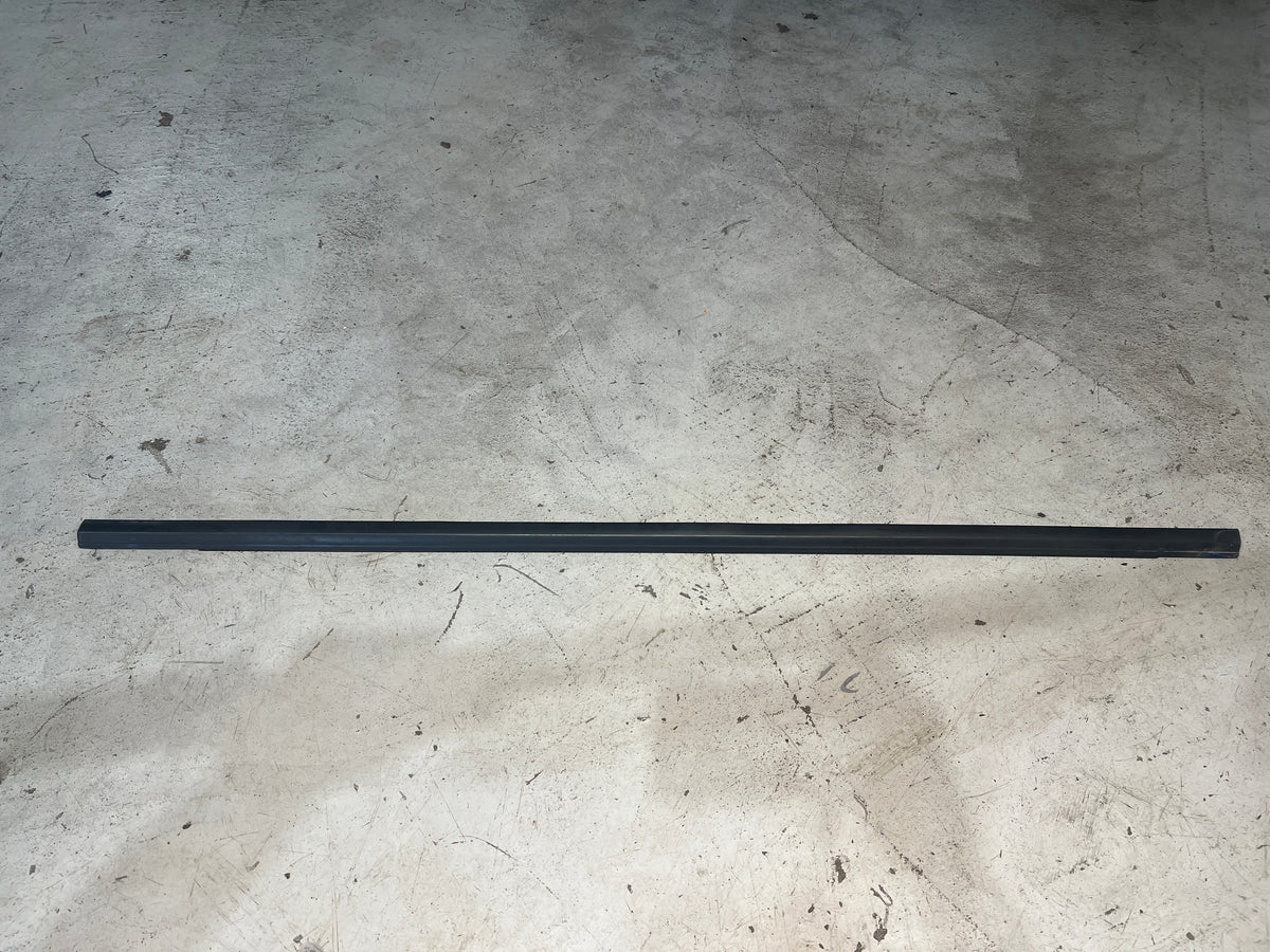 VW T-CROSS C11 POLO AW FRONT LEFT OUTER DOOR WINDOW SEAL STRIP 2GM837477