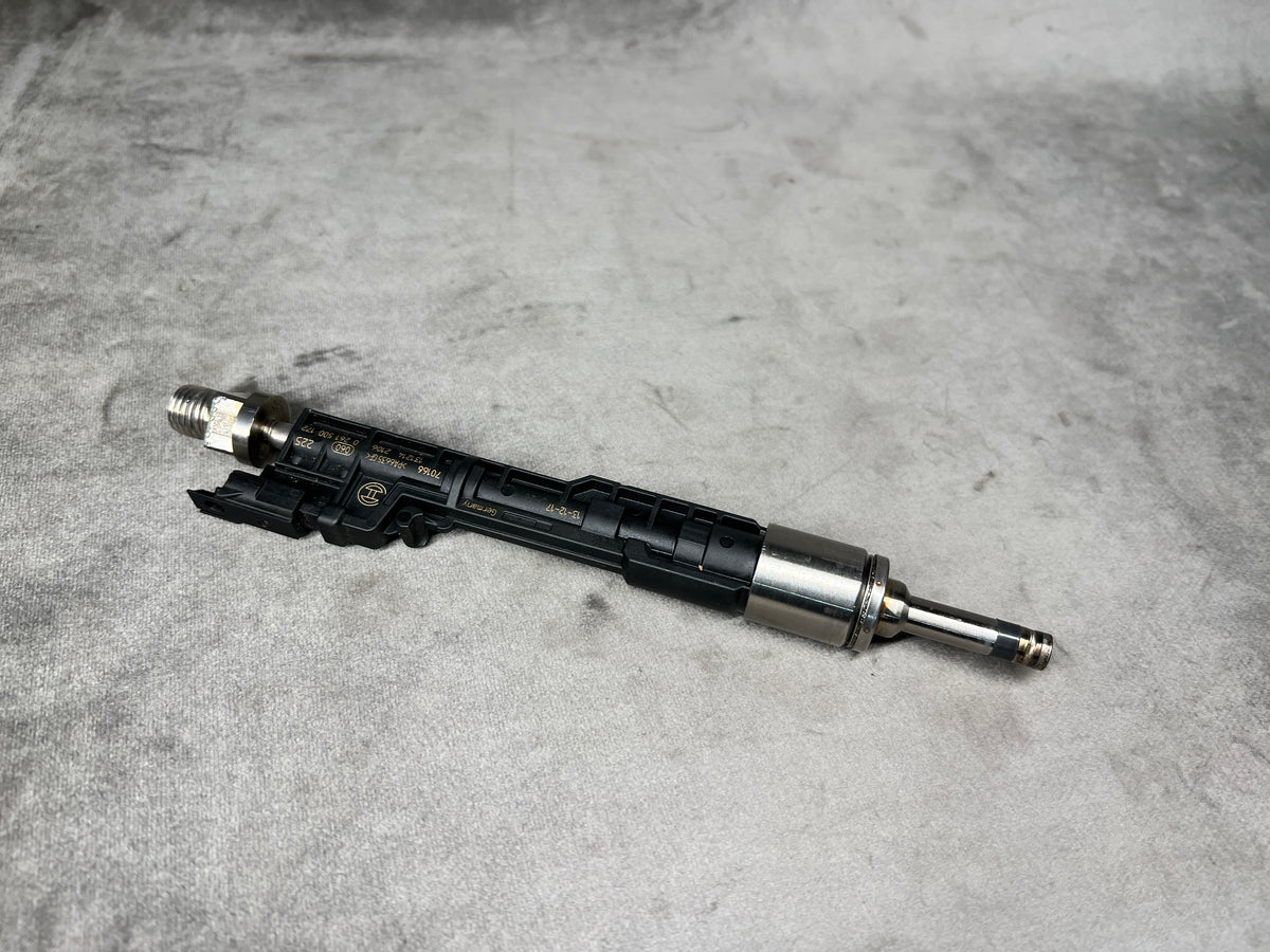 7639994 slightly broken tab - LRI Autoparts