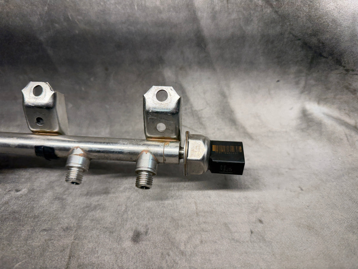 BMW 1 3 5 SERIES 135I 335I 535I N54 HIGH PRESSURE FUEL RAIL 13537575480