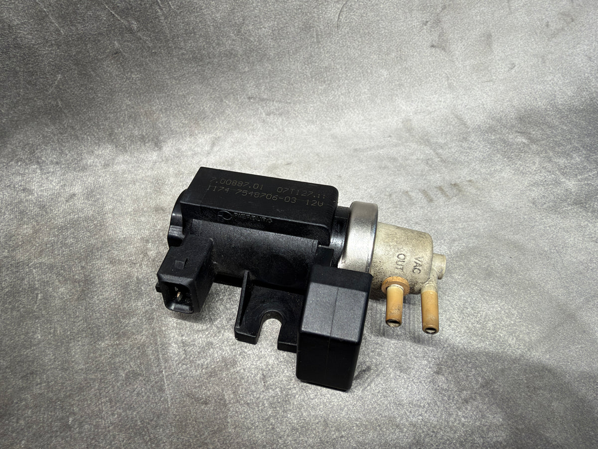 BMW N54 TURBO BOOST PRESSURE CONVERTER 7548706