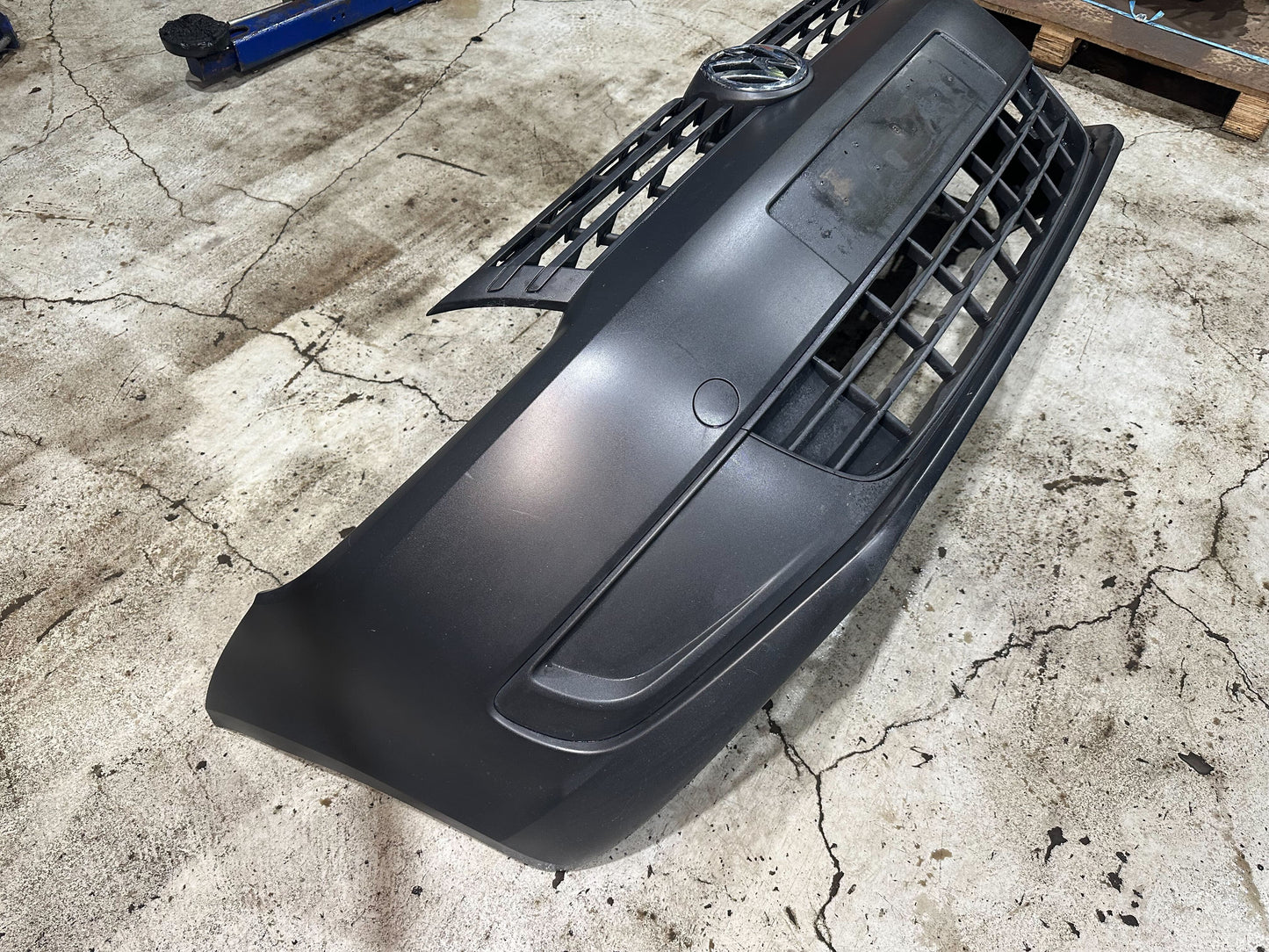 VOLKSWAGEN CADDY 2011-2015 FRONT BUMPER 2K5807221A