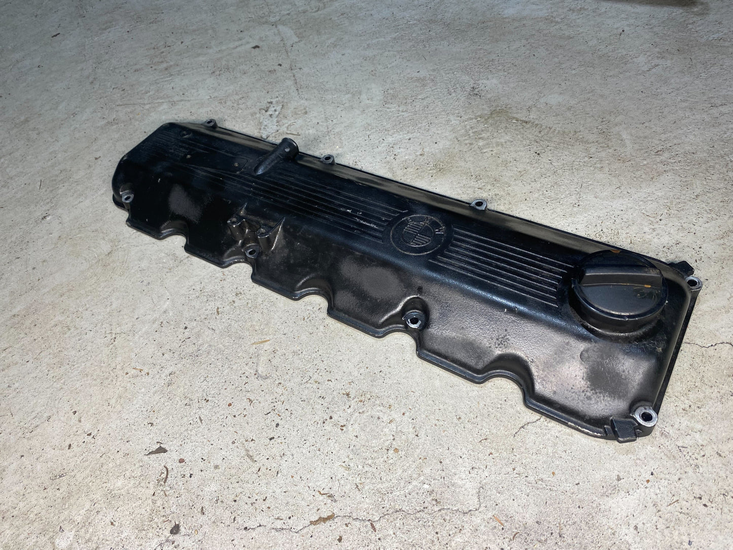 BMW 3 5 SERIES M20 ENGINE VALVE ROCKER COVER