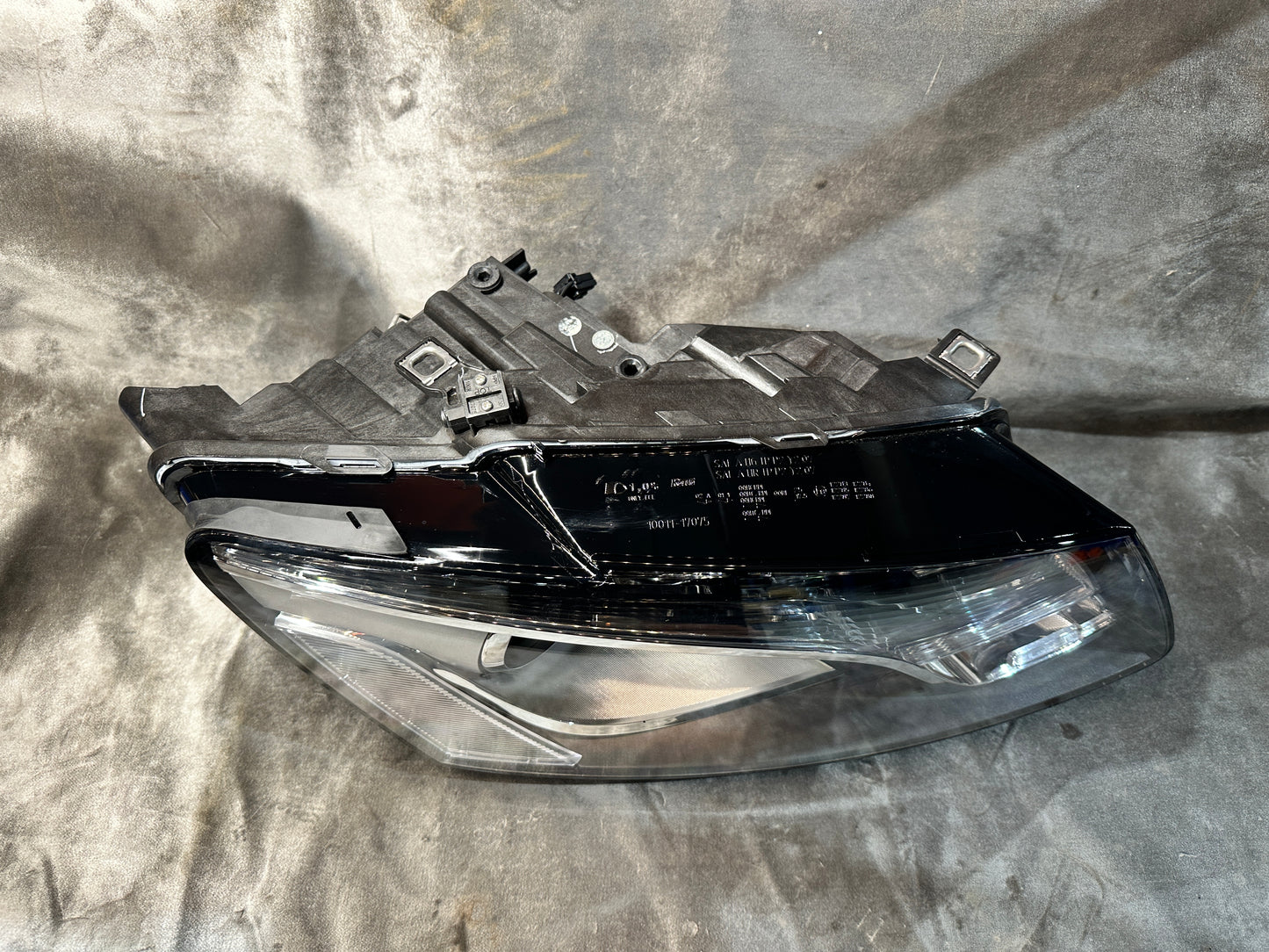 AUDI Q5 8R RHS RIGHT XENON ADAPTIVE HEADLIGHT 8R0941030AK 2008-2012
