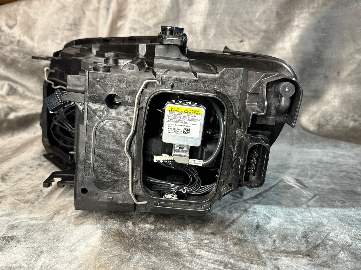AUDI Q5 8R RHS RIGHT XENON ADAPTIVE HEADLIGHT 8R0941030AK 2008-2012