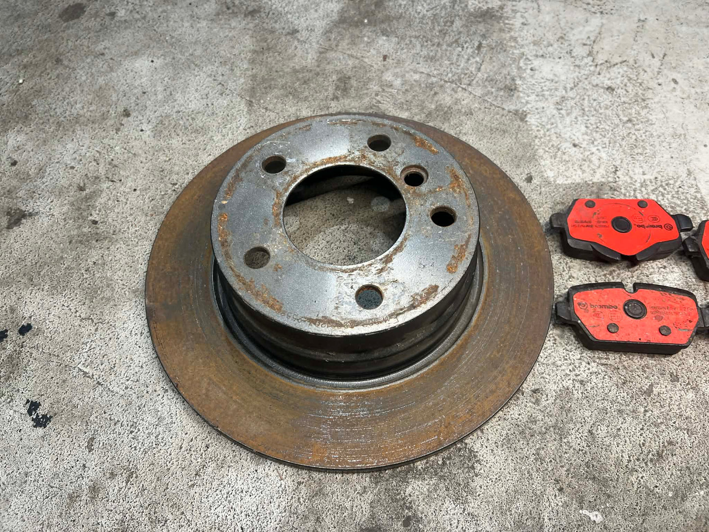 Brembo Rear Brake Discs (08.A205.11) + Ceramic Pads (P 06 044) for BMW E81 / E87 118i / 120i (Used, Test-Fit ~10 km, No Sensor) - LRI Autoparts