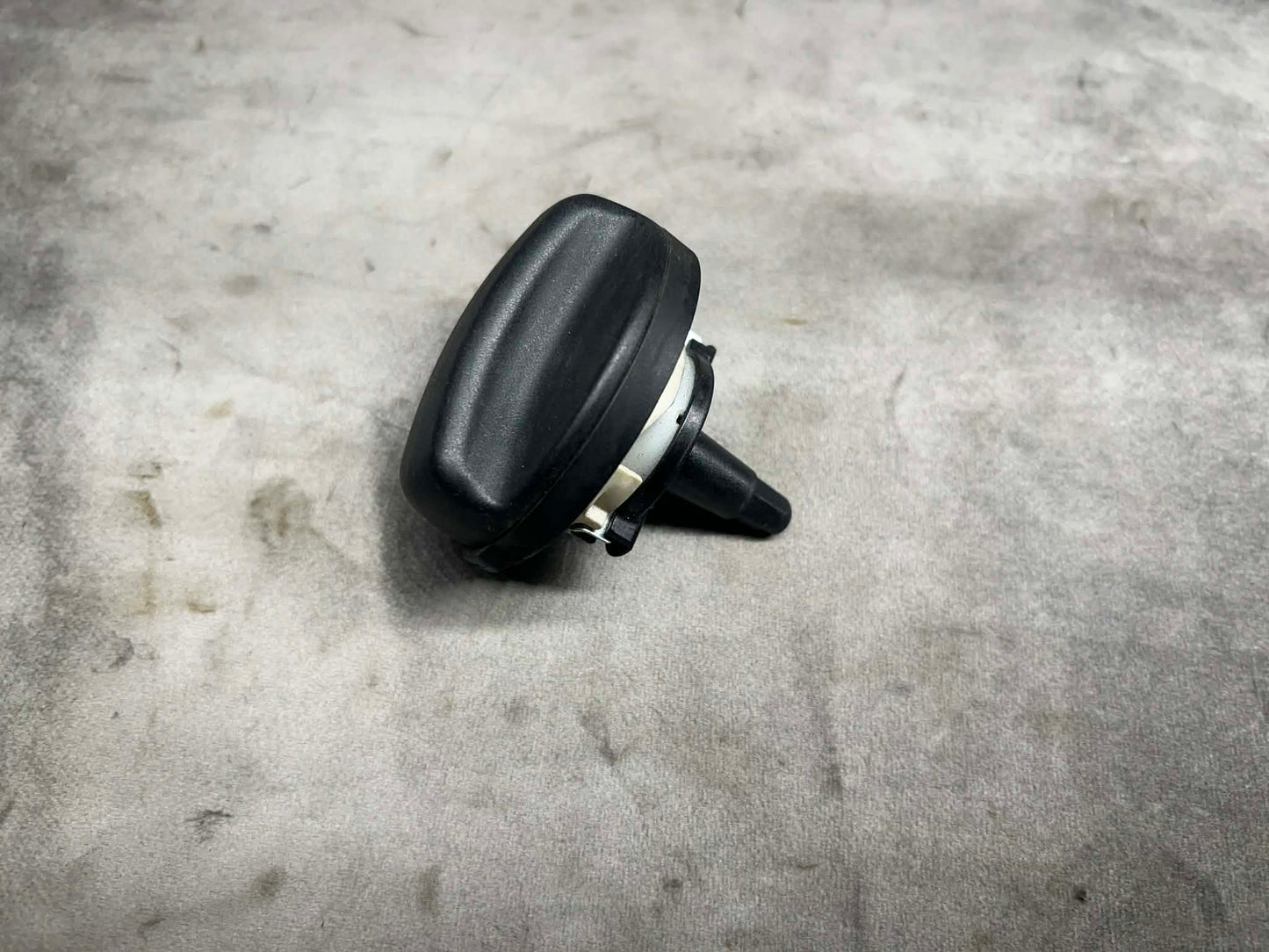 BMW 1 3 5 X SERIES FUEL PETROL CAP 7222330