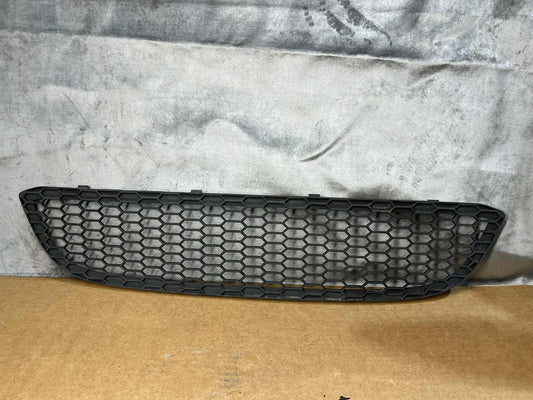 BMW 1 SERIES E87 M-SPORT FRONT BUMPER GRILLE 7906809