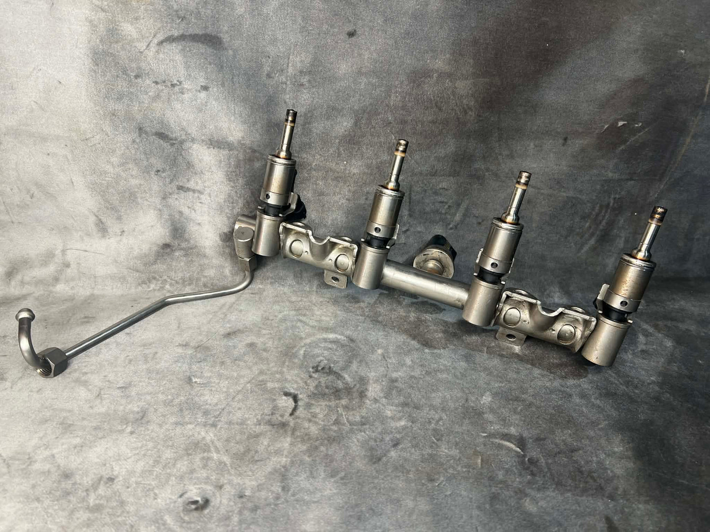 BMW N13 Fuel Rail Assembly with 4 Injectors and Pressure Sensor - F20 F21 F30