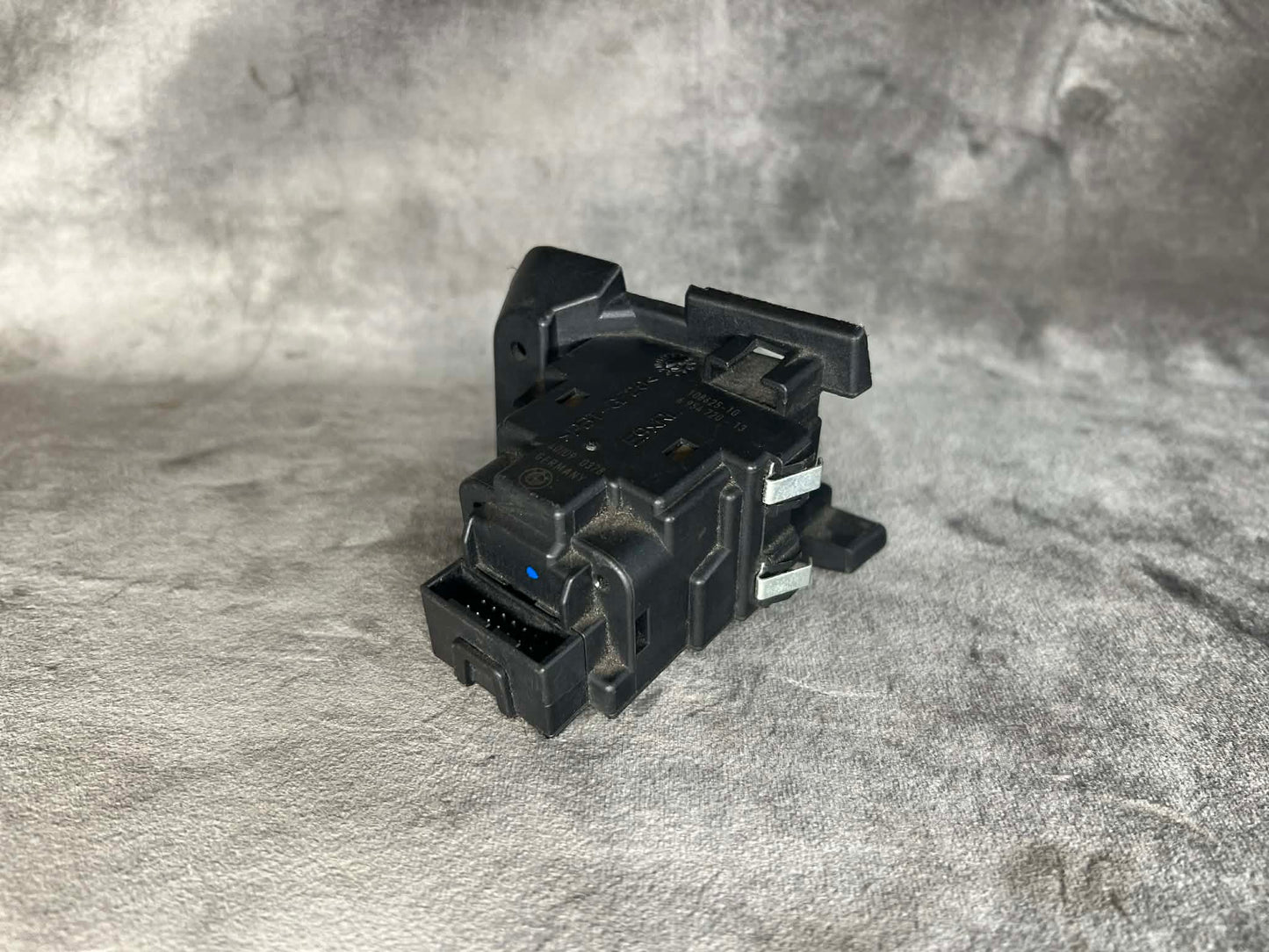 BMW E90 / E91 / E92 / E93 3 Series Ignition Key Reader / EWS Antenna Coil - 6954720