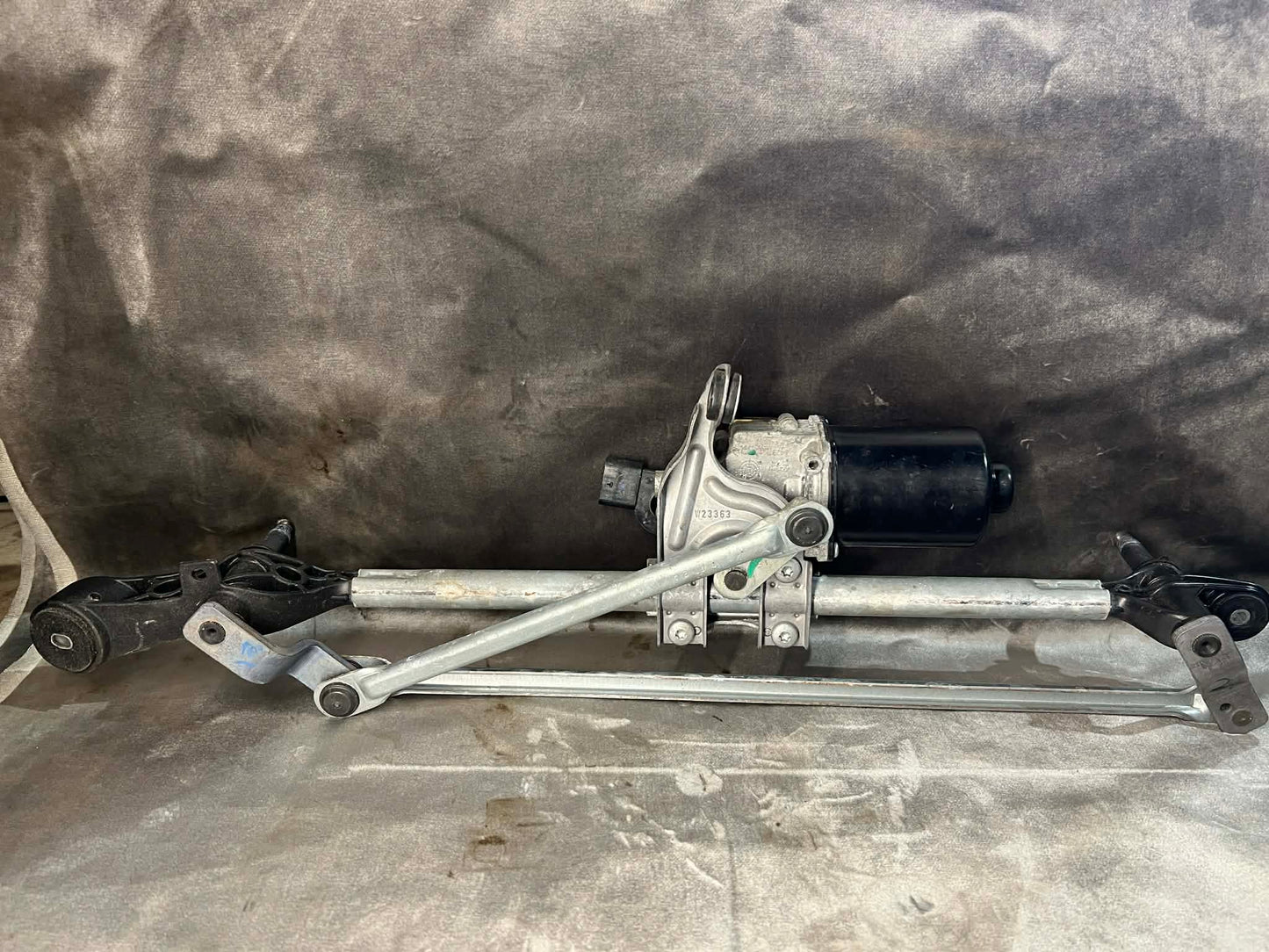 BMW 1 2 3 SERIES F20 F22 F30 F31 FRONT WIPER MOTOR 7267504 - LRI Autoparts