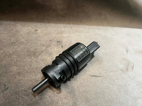 BMW 1 3 X SERIES HEADLIGHT WASHER FLUID PUMP 7302589