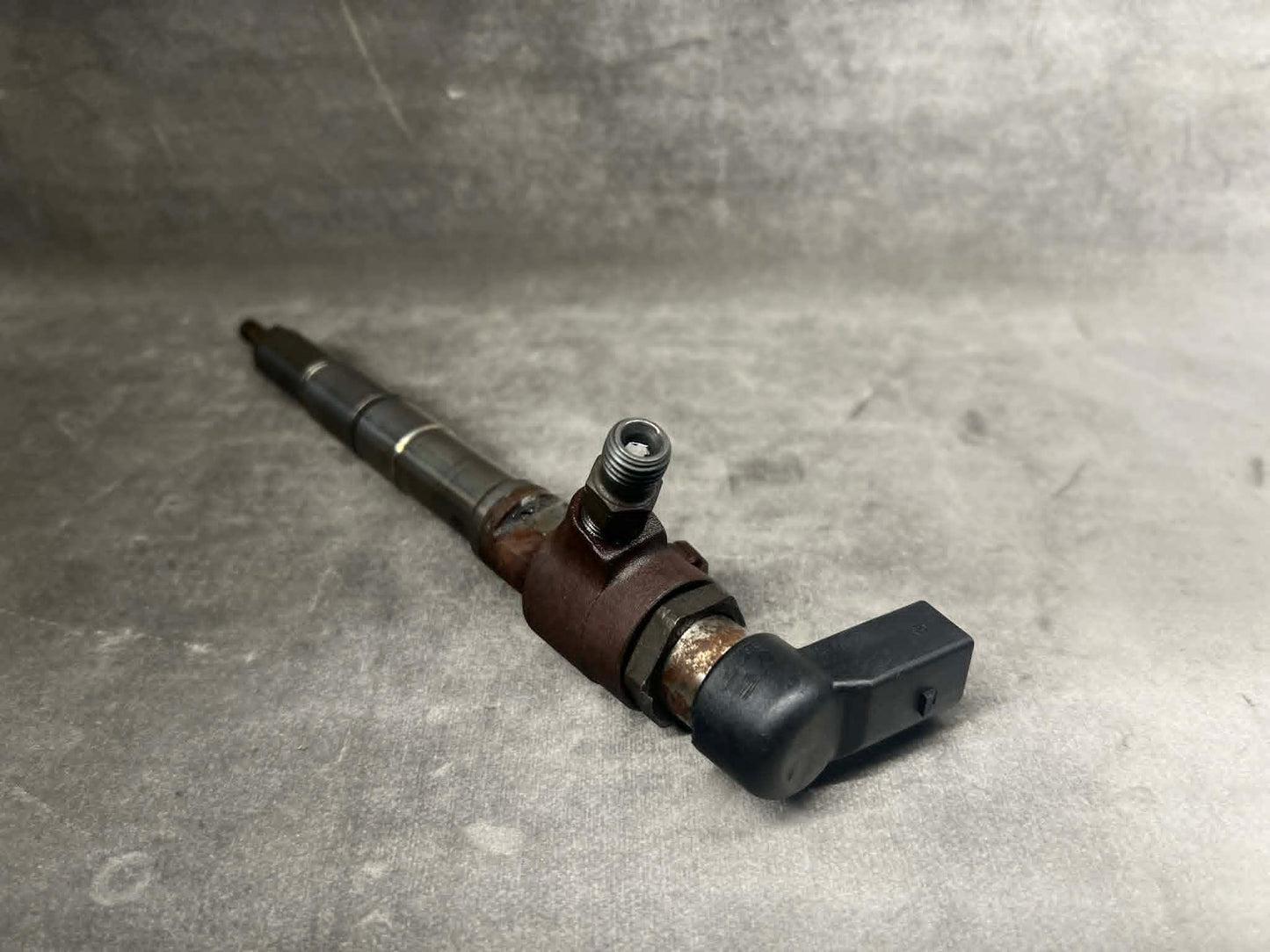 VW CADDY 1.6TDI INJECTOR 03L130277B