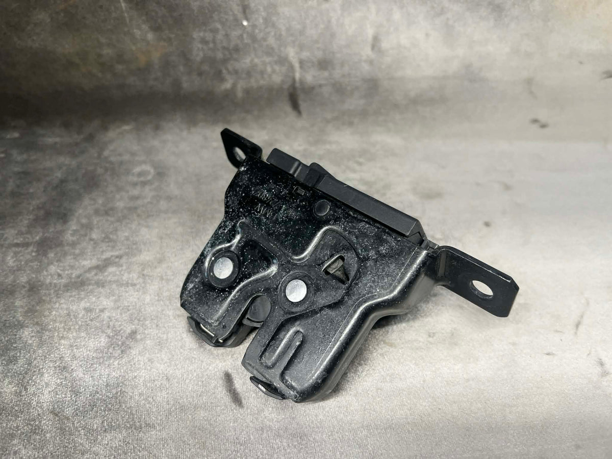 BMW 1 SERIES F20 F21 REAR BOOT LOCK 7248075