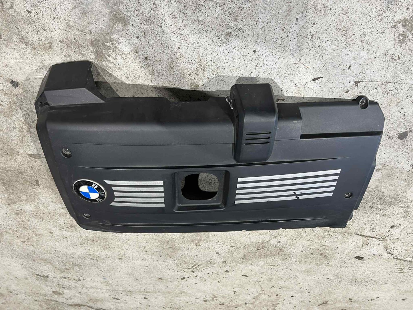 BMW 1 3 5 7 X SERIES N52 ENGINE COVERING 7575033