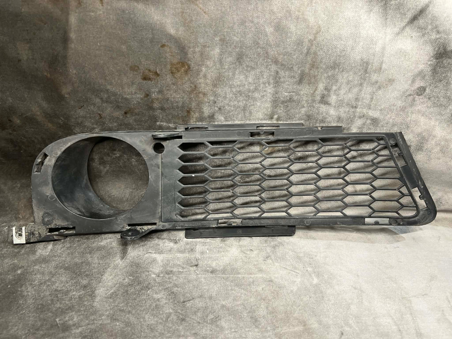 BMW 3 SERIES E90 PRE LCI M-SPORT FRONT LEFT LOWER FOG LIGHT GRILL 7906495