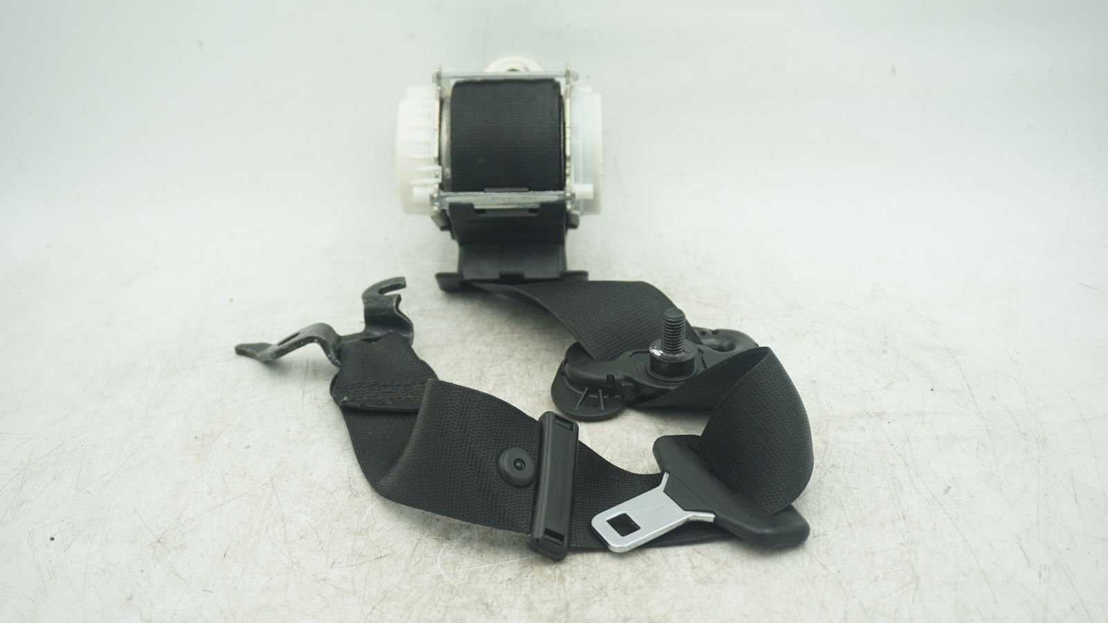 BMW 1 SERIES E87 FRONT RIGHT HAND DRIVER SEATBELT 33059849 - LRI Autoparts