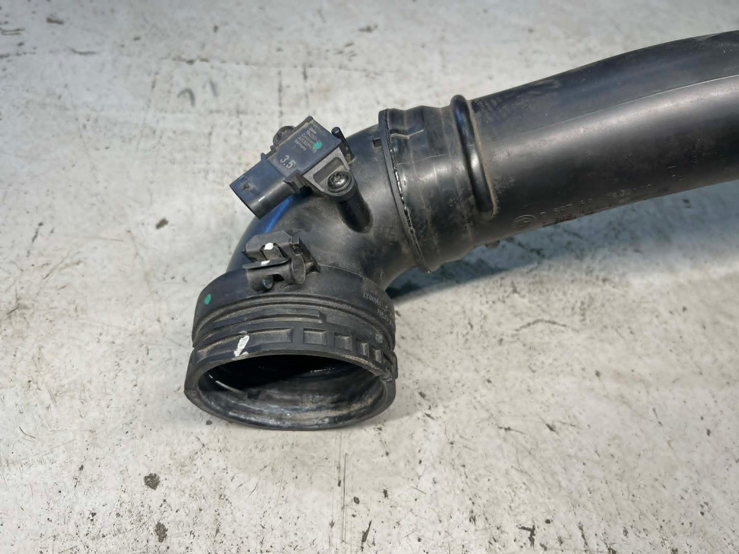BMW F20 / F22 / F30 / F32 N20 / N26 Cold Side Charge Pipe (Intercooler to Throttle Body) - 7597592 / 7605044 - LRI Autoparts