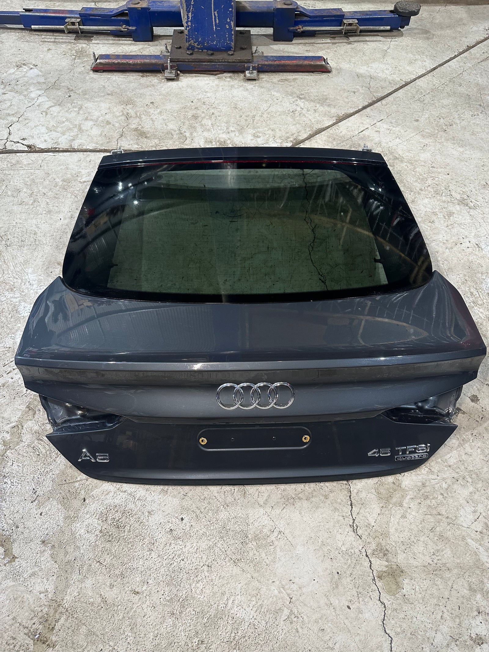 AUDI A5 F5 TAIL GATE BOOT LID X7L 8W8827025E
