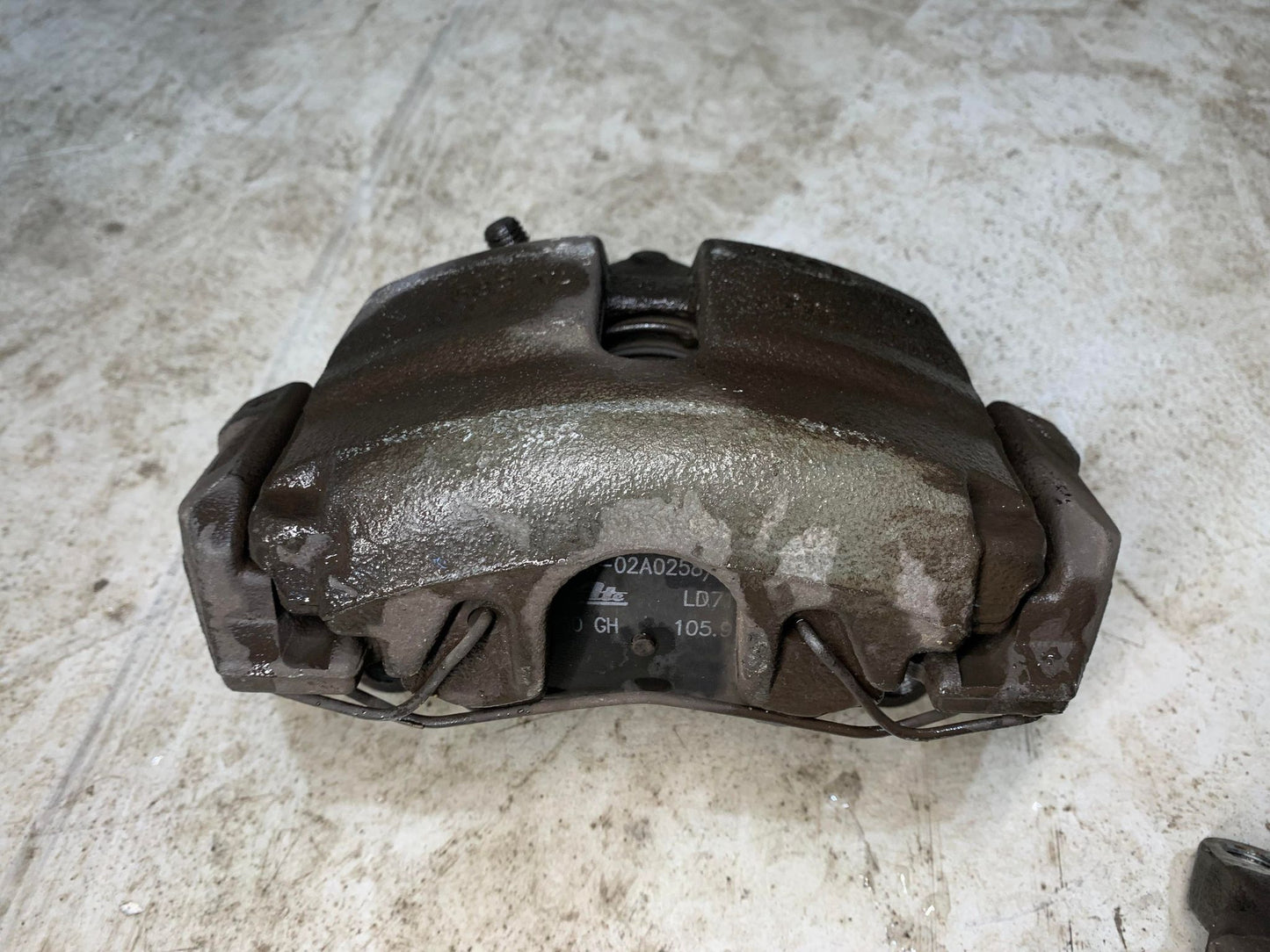VW AUDI GOLF A3 GTI PASSAT FRONT BRAKE CALIPER SET