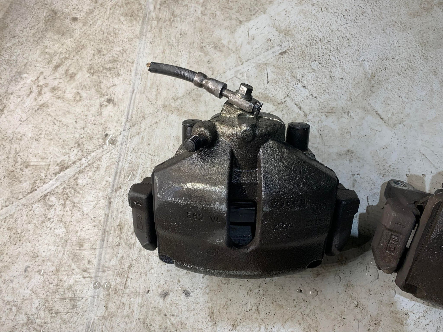 VW AUDI GOLF A3 GTI PASSAT FRONT BRAKE CALIPER SET